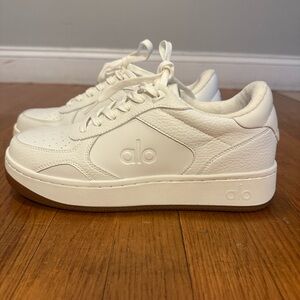 ALO recovery sneaker size 9.